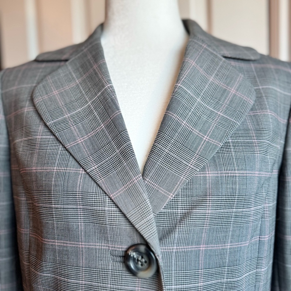Tahari Gray and Pink Plaid Blazer - Picture 2 of 6